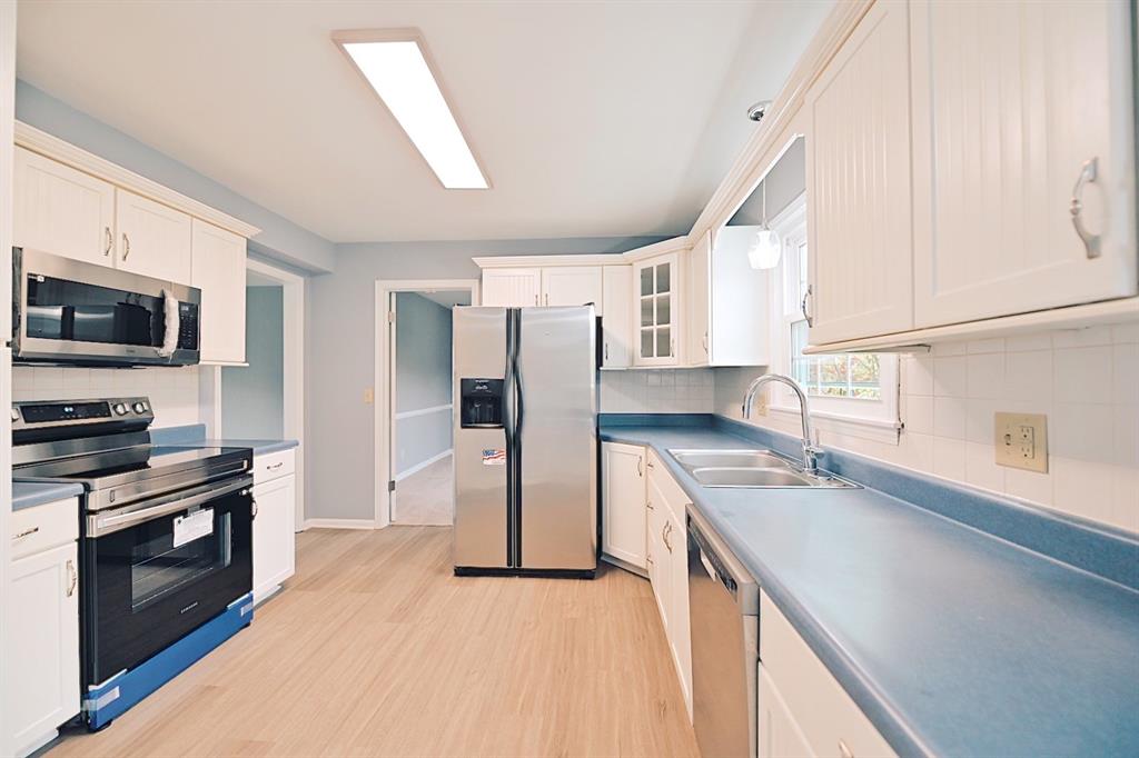 108 Park View Road Carmel, IN 46032 - Photo 5 of 28 Gallery Image 5