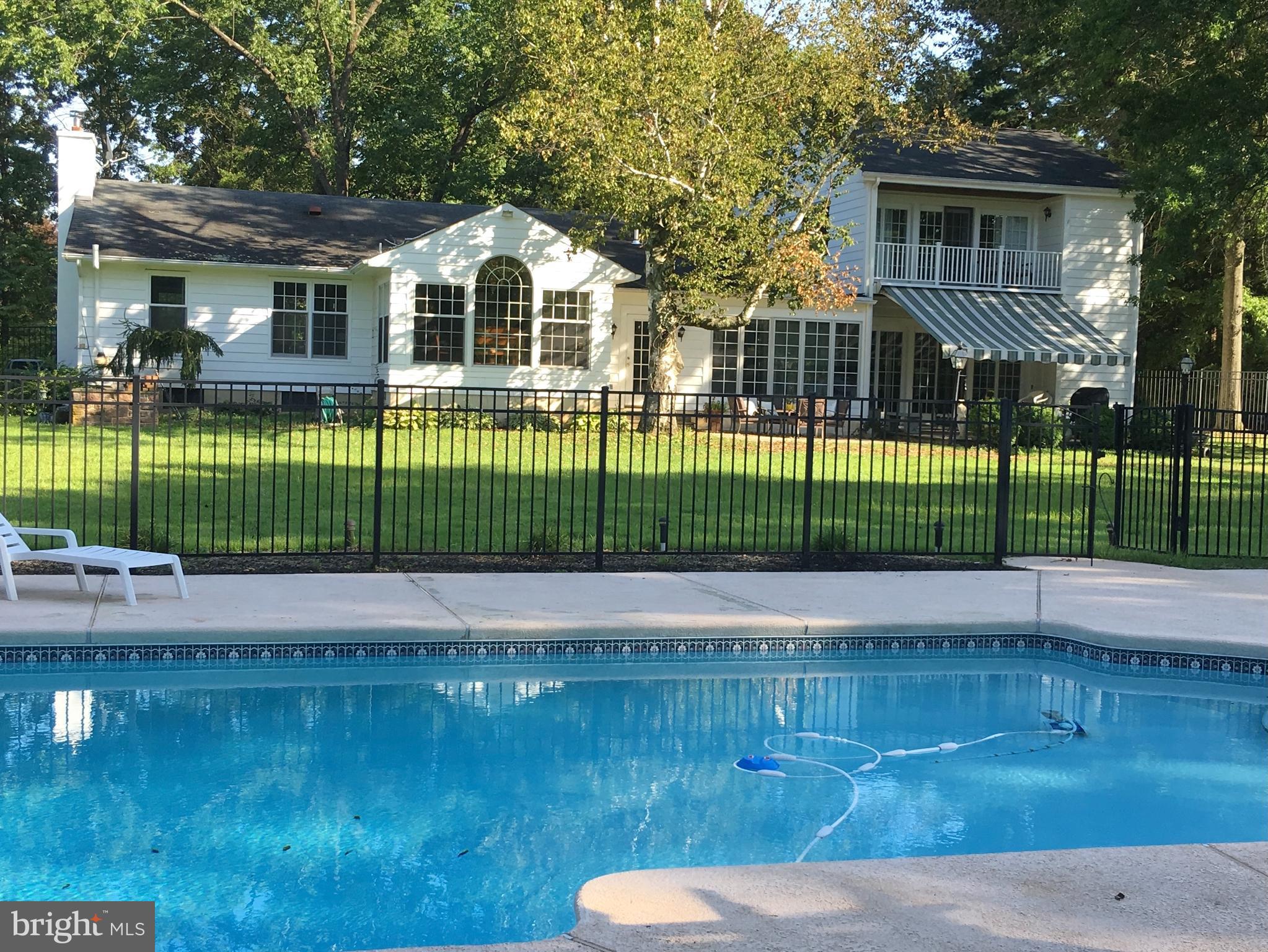 6171 Lower York Road New Hope, PA 18938 - Photo 32 of 39 In-ground Pool