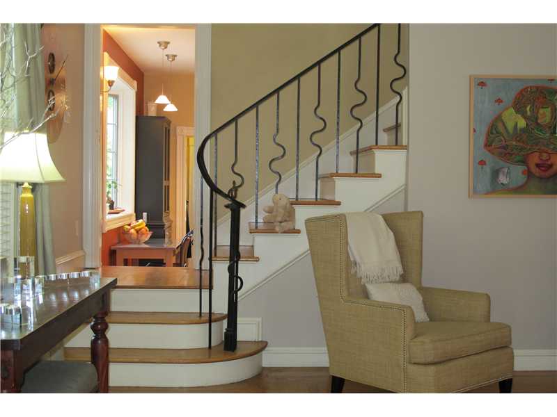 14 Alfred Stone Road Providence, RI 02906 - Photo 2 of 25 Entry.