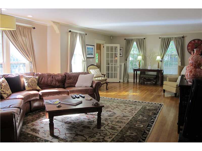 14 Alfred Stone Road Providence, RI 02906 - Photo 4 of 25 Living Room.