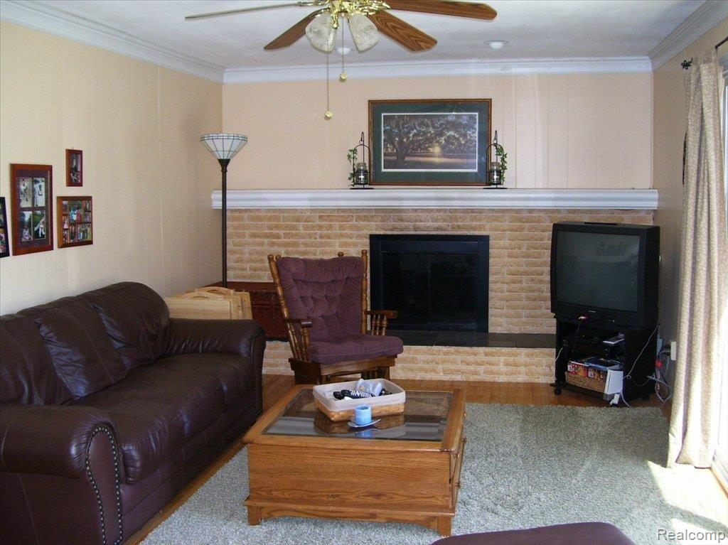 3632 Napier Road Canton, MI 48187 - Photo 8 of 10 FAMILY ROOM