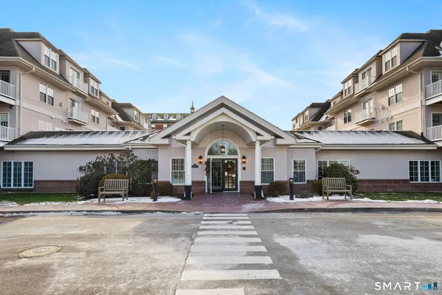 $439,900 | 237 Fern Street, Unit 310E, West Hartford, CT 06119