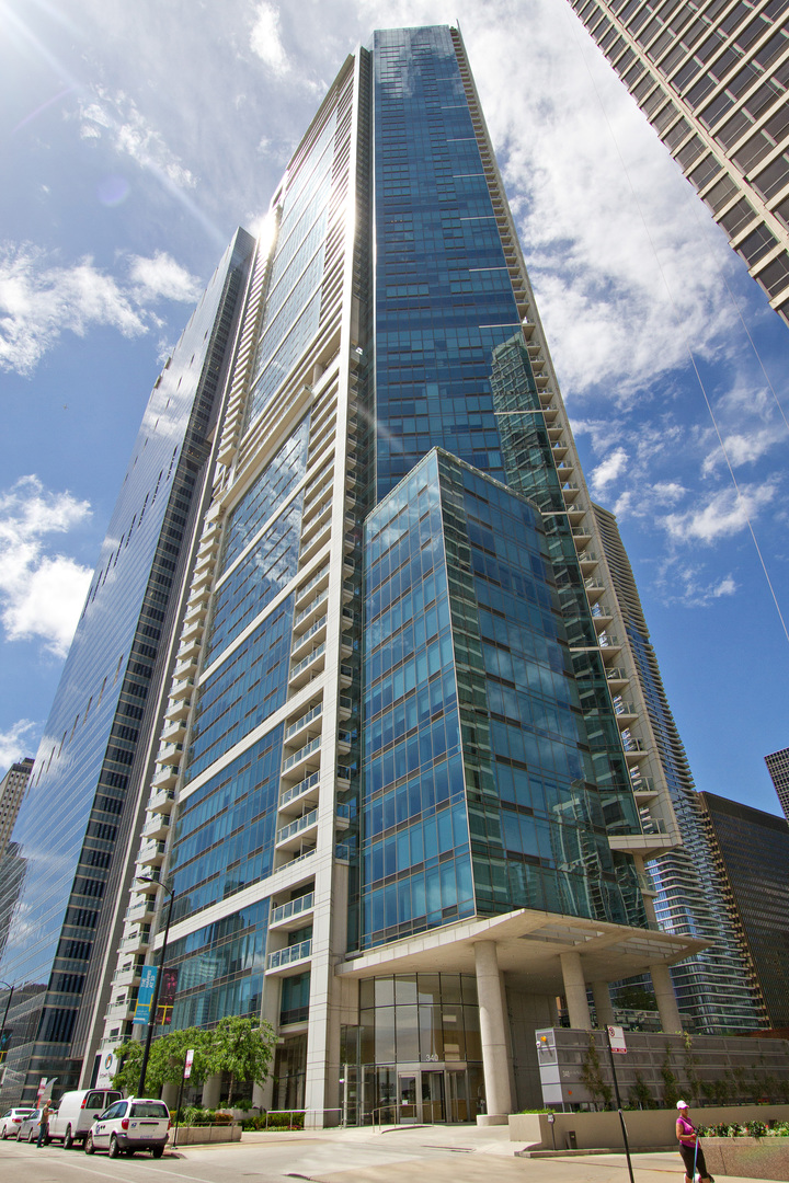 340 East Randolph Street, Unit 1803 Chicago, IL 60601 - Photo 1 of 19 a view of a building