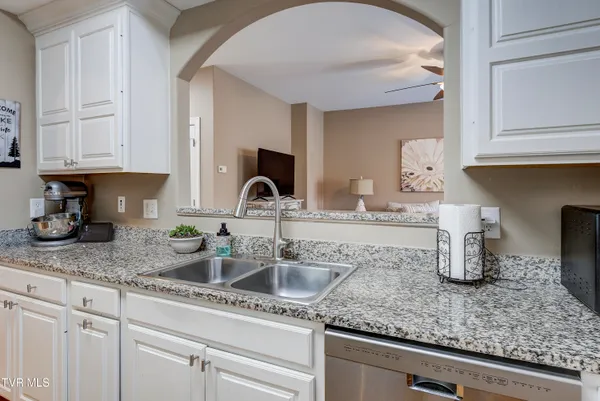 $334,900 | 266 Westshore Pointe, Unit 6C, Johnson City, TN 37601