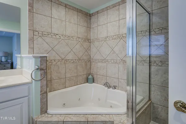 $334,900 | 266 Westshore Pointe, Unit 6C, Johnson City, TN 37601