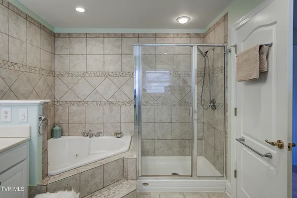 $334,900 | 266 Westshore Pointe, Unit 6C, Johnson City, TN 37601