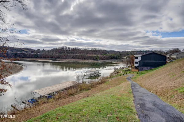 $334,900 | 266 Westshore Pointe, Unit 6C, Johnson City, TN 37601