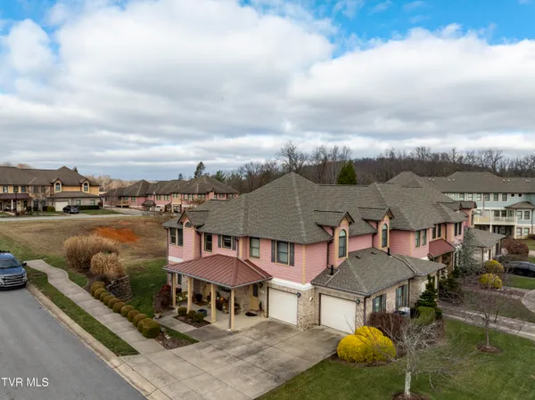 $334,900 | 266 Westshore Pointe, Unit 6C, Johnson City, TN 37601
