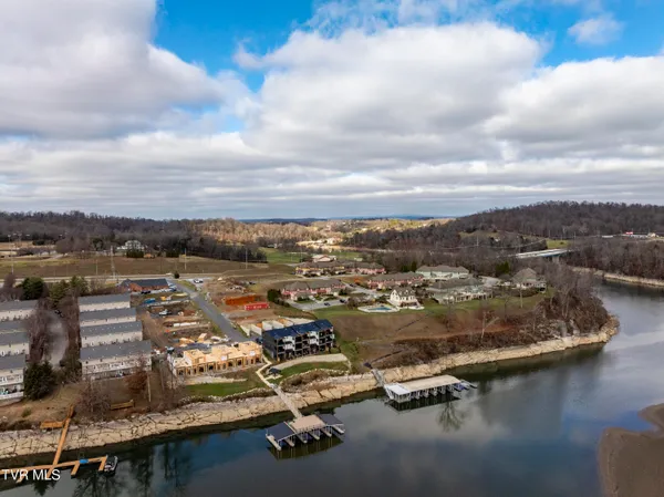 $334,900 | 266 Westshore Pointe, Unit 6C, Johnson City, TN 37601