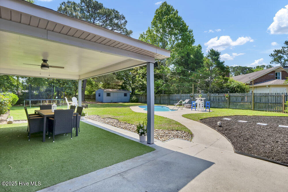 831 Greenbriar Road Wilmington, NC 28409 - Photo 2 of 35 33
