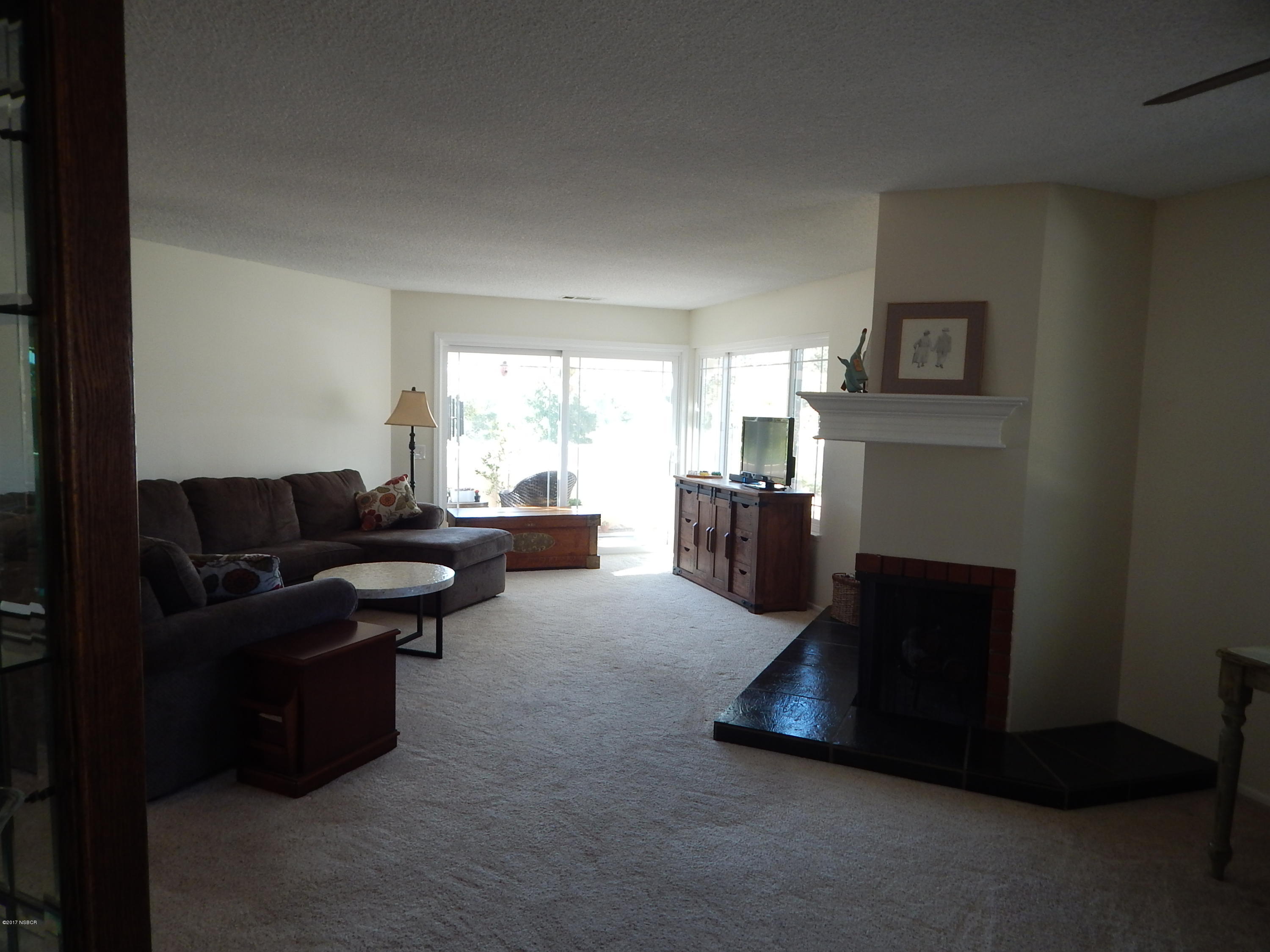 1317 Onstott Road Lompoc, CA 93436 - Photo 5 of 35 2017-09-25 22.03.55
