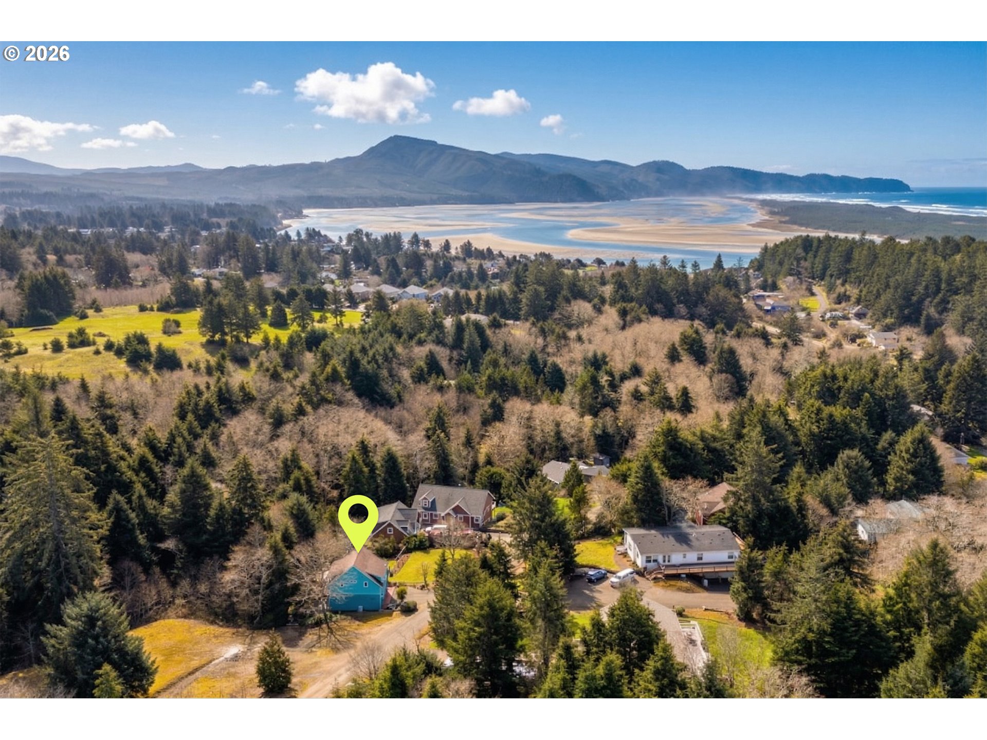1055 Phelps Street Tillamook, OR 97141 - Photo 39 of 40 a view of city and mountain