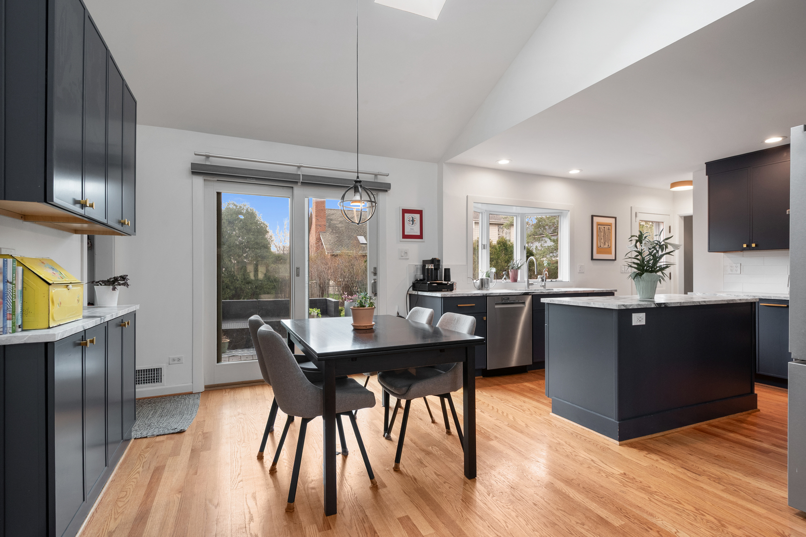 160 East Lahon Street Park Ridge, IL 60068 - Photo 16 of 41