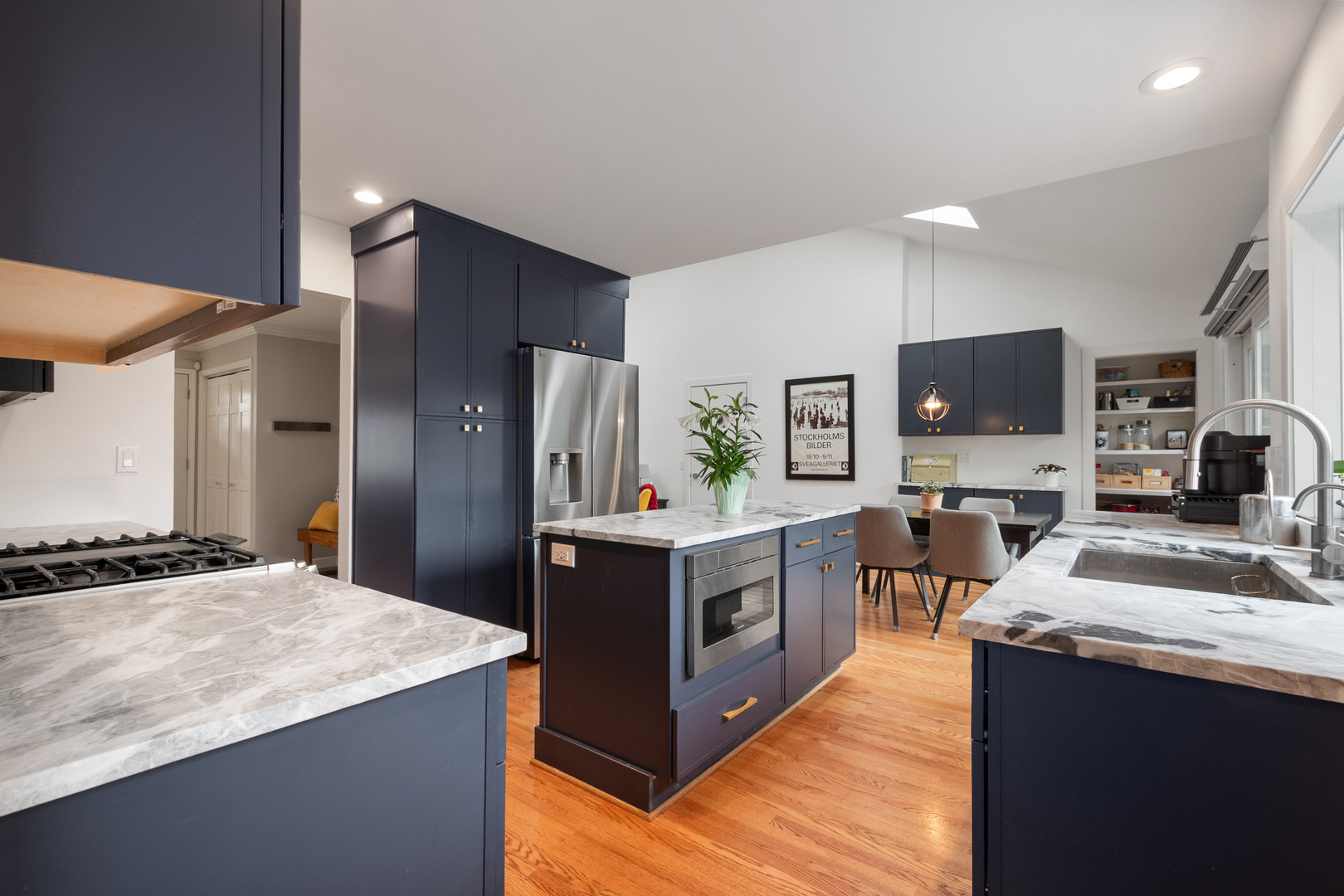 160 East Lahon Street Park Ridge, IL 60068 - Photo 18 of 41