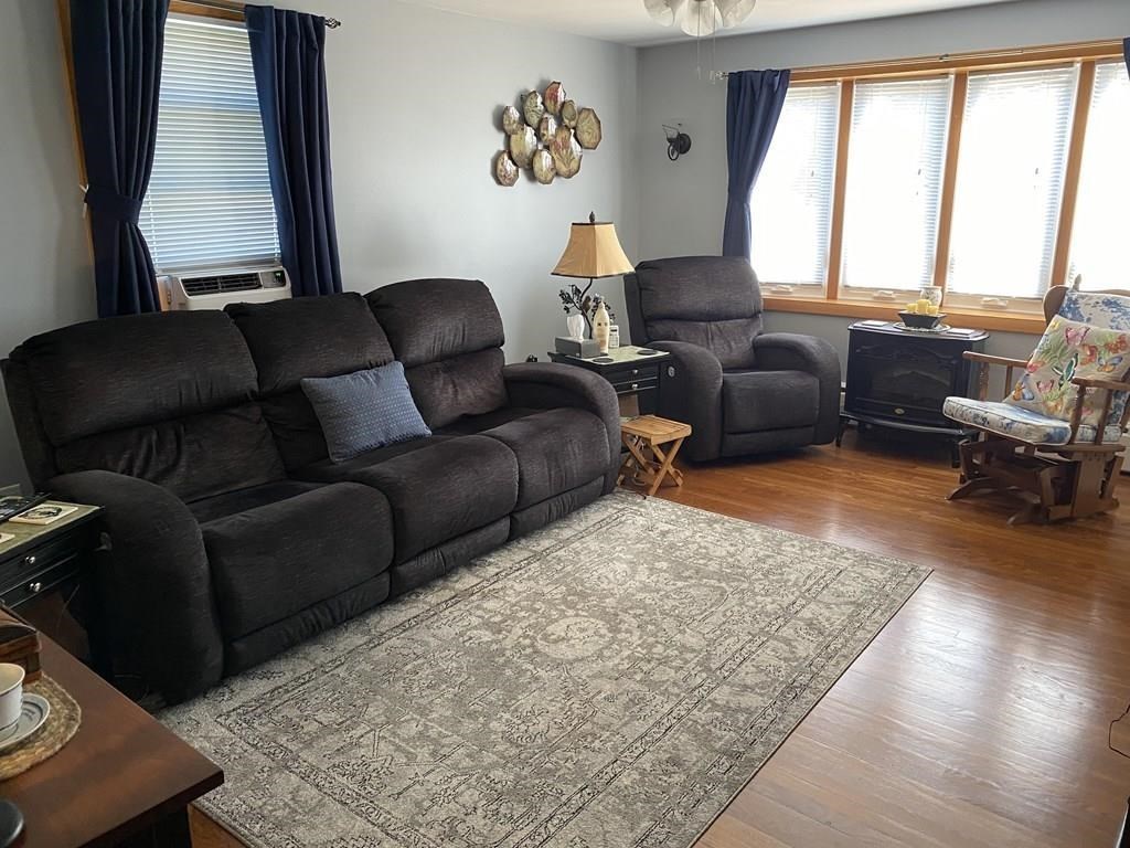 315 Stafford Road Tiverton, RI 02878 - Photo 4 of 8 Gallery Image 4