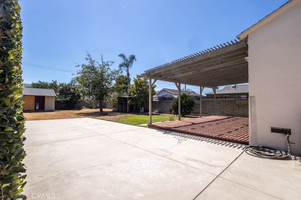 310 Wyland Way Duarte, CA 91010 - Photo 14 of 20 a view of a house with backyard and porch