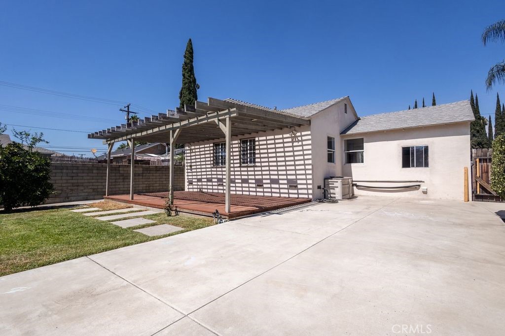 310 Wyland Way Duarte, CA 91010 - Photo 15 of 20 a front view of a house with a yard