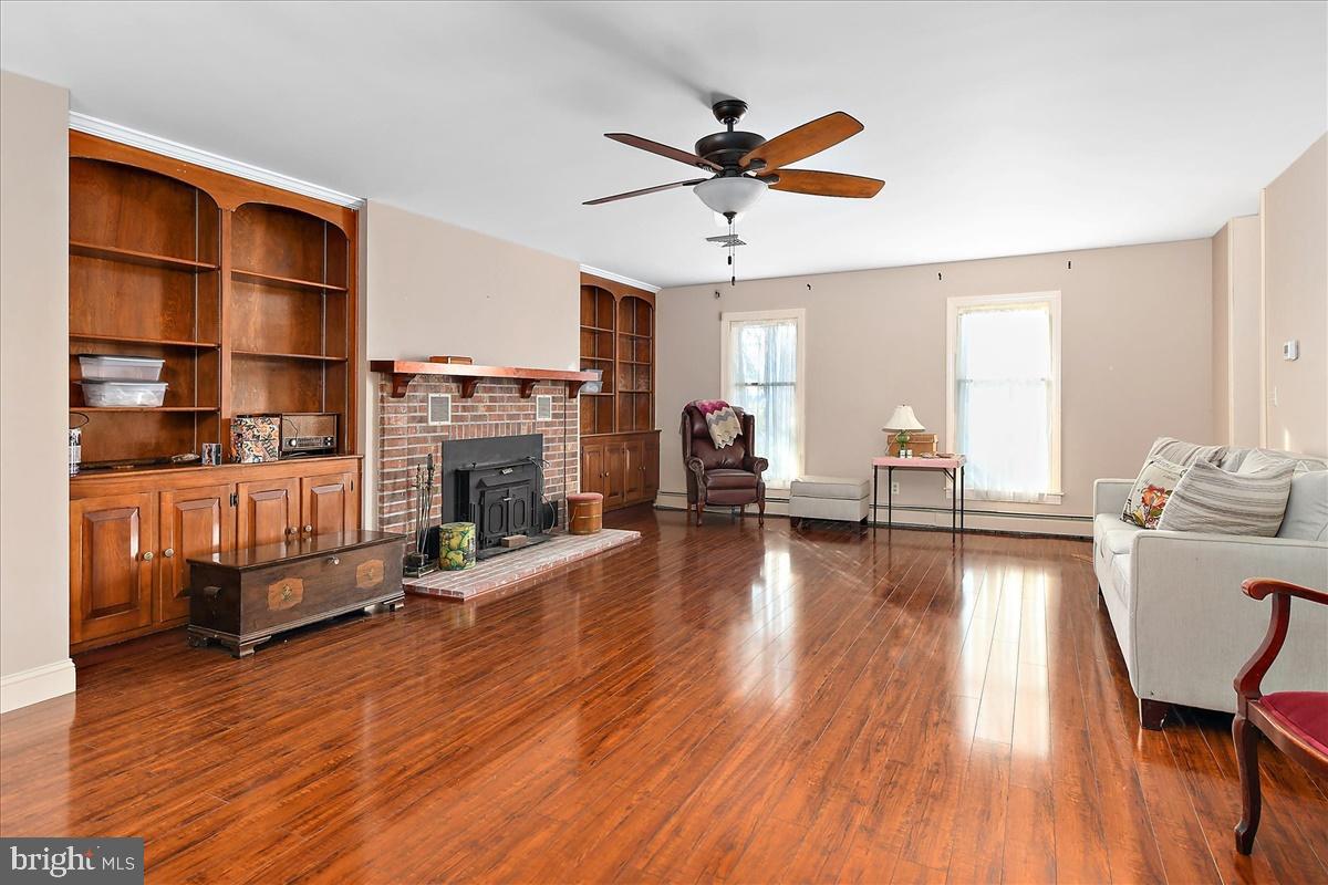 4532 Payne Road Stockton, MD 21864 - Photo 8 of 54 Entry looking into Living room