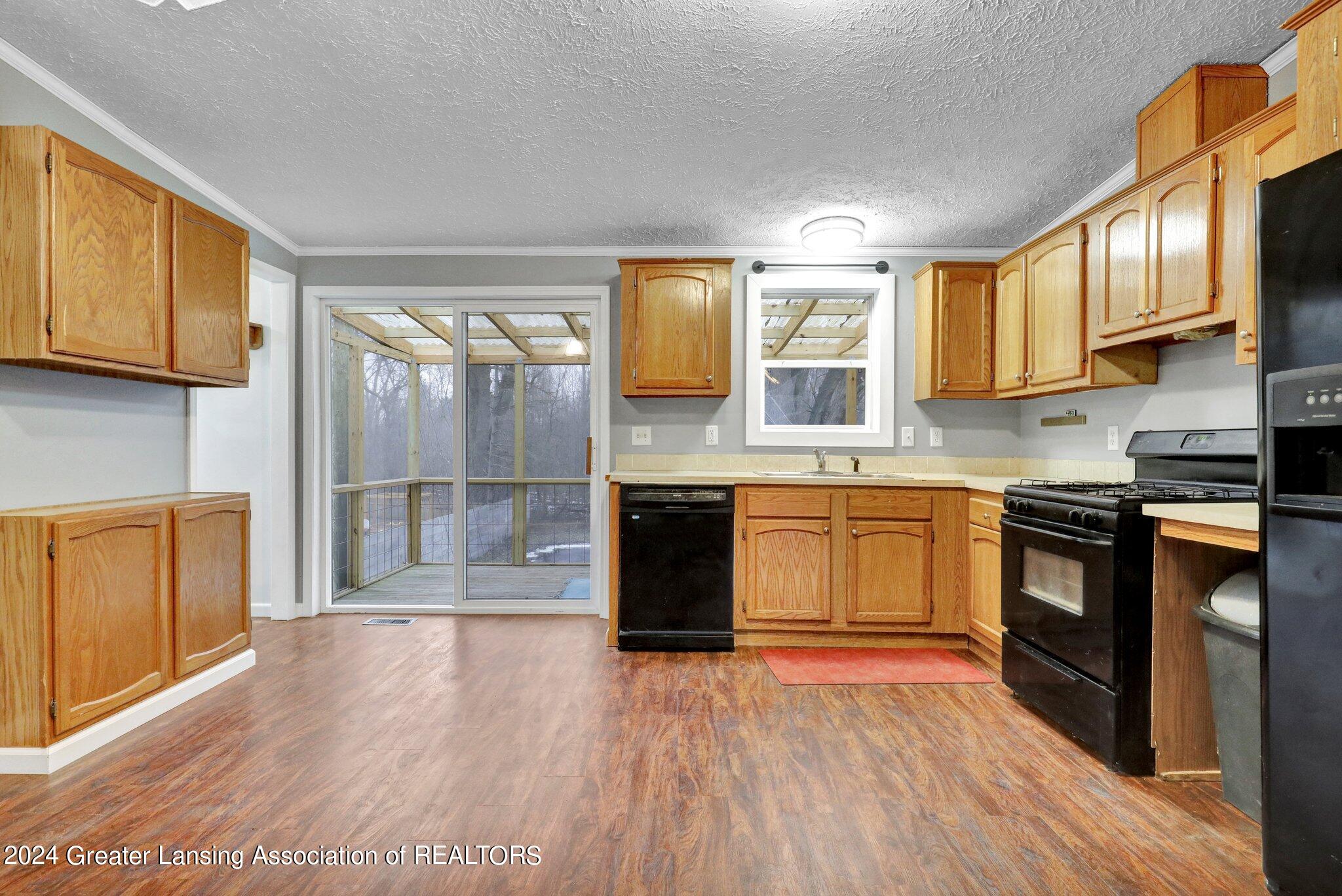 1721 East Lake Lansing Road Haslett, MI 48840 - Photo 11 of 31 10-web-or-mls-Open Ended Media-10