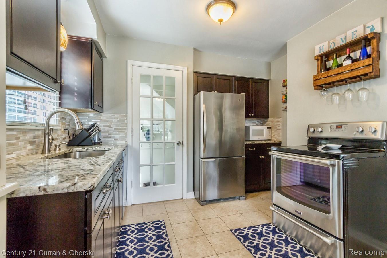 15072 Champaign Road Allen Park, MI 48101 - Photo 9 of 28 10.jpg