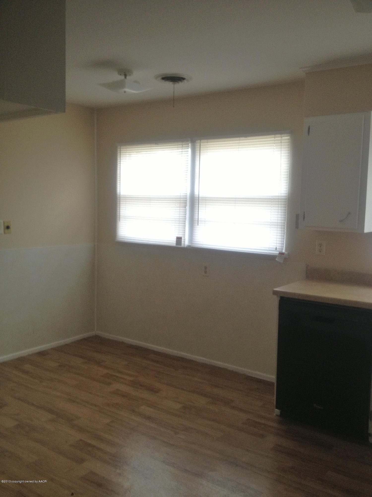 5217 Parker Street Amarillo, TX 79110 - Photo 7 of 17 Dining area