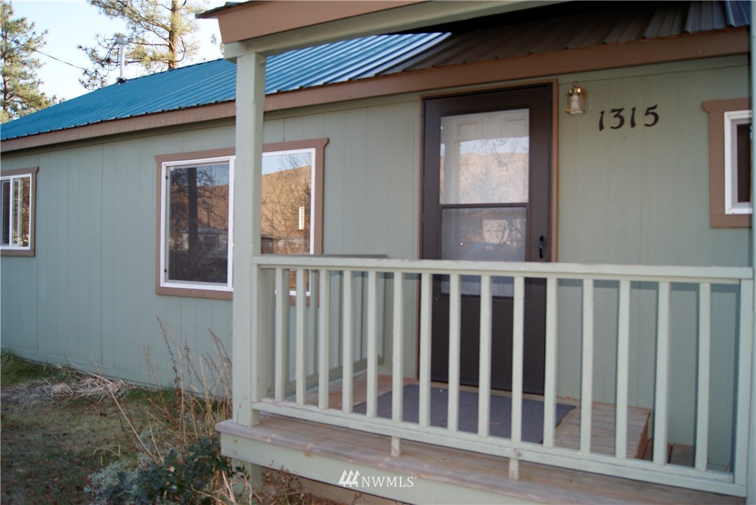 1315 Riverside Avenue Twisp, WA 98856 - Photo 2 of 25