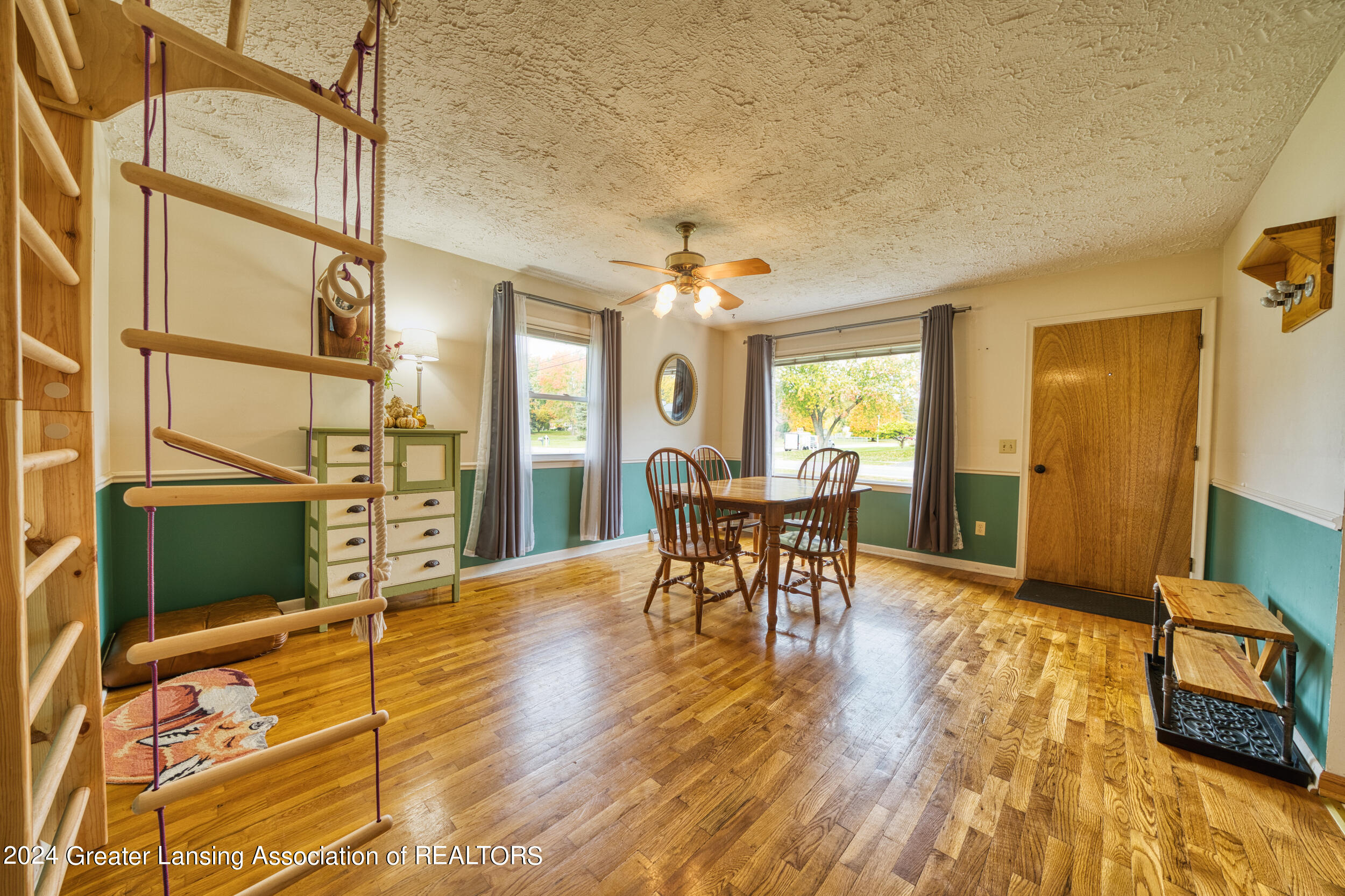 4561 Wilcox Road Holt, MI 48842 - Photo 6 of 52 Dining