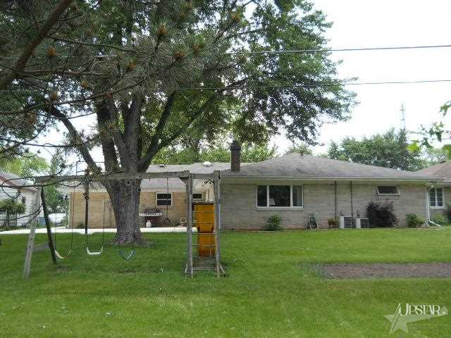 235 Limberlost Trail Decatur, IN 46733 - Photo 3 of 10