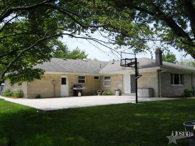 235 Limberlost Trail Decatur, IN 46733 - Photo 4 of 10