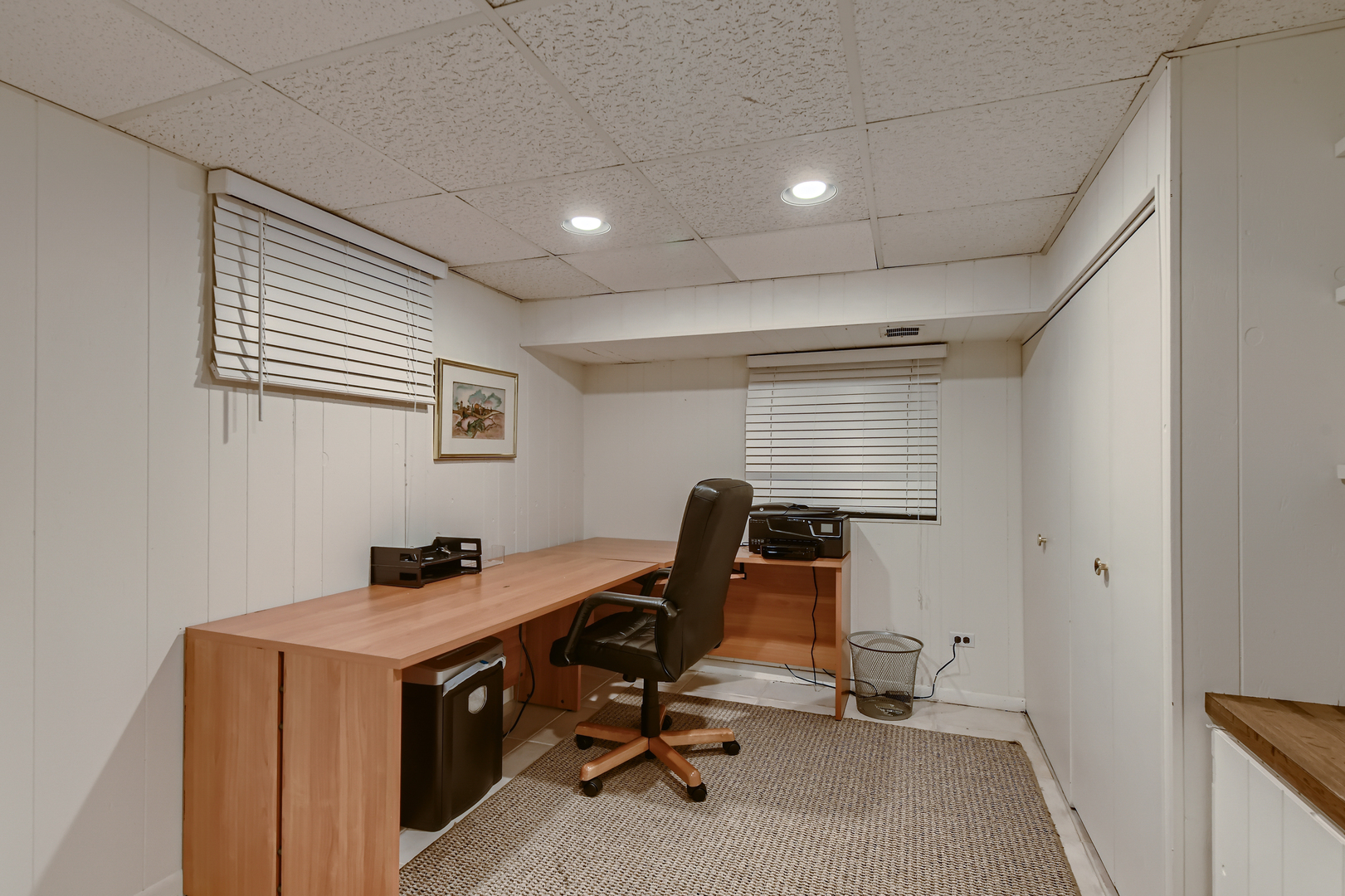 506 Warwick Road Deerfield, IL 60015 - Photo 27 of 34 a view of a workspace with furniture