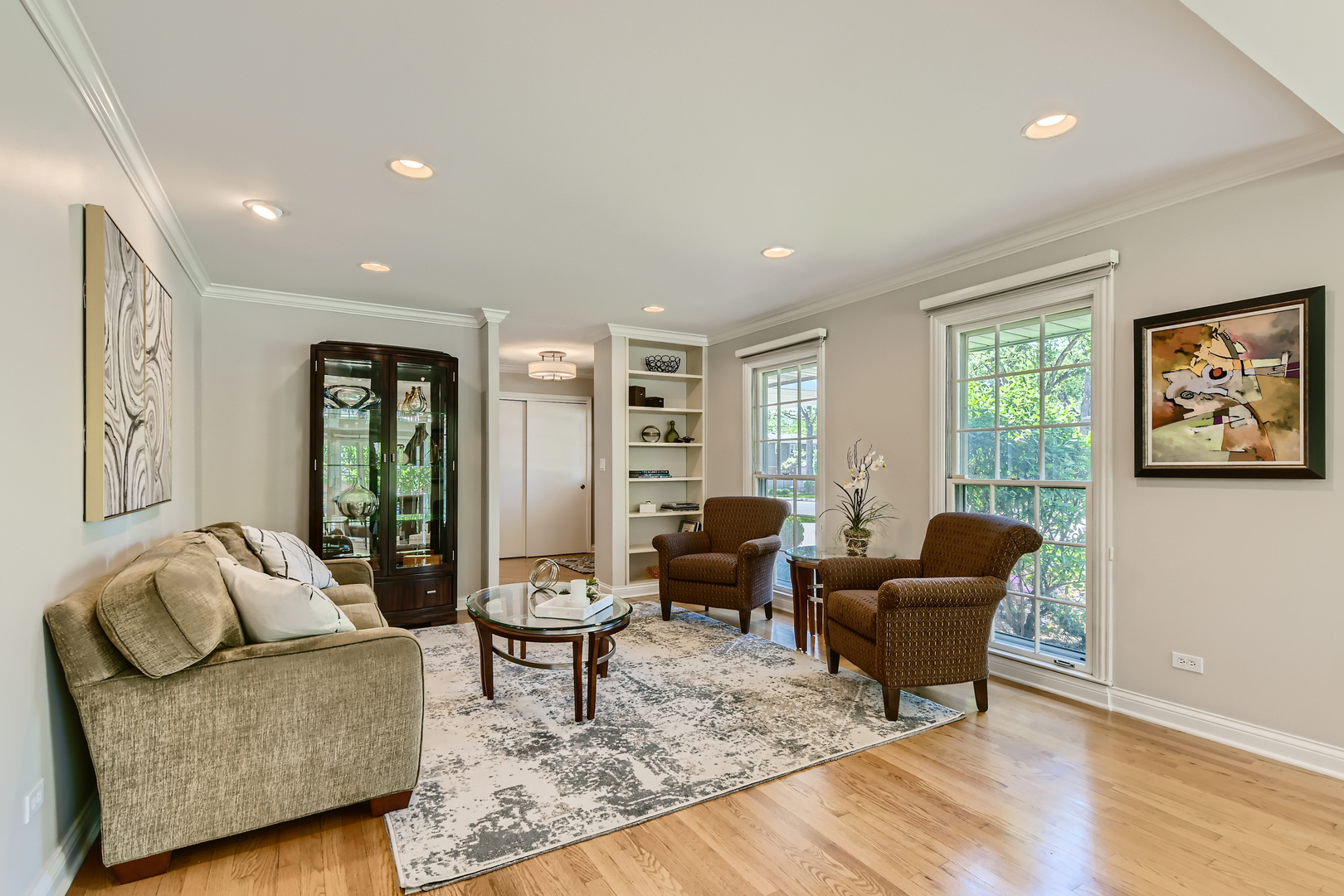506 Warwick Road Deerfield, IL 60015 - Photo 5 of 34 a living room with furniture and a window