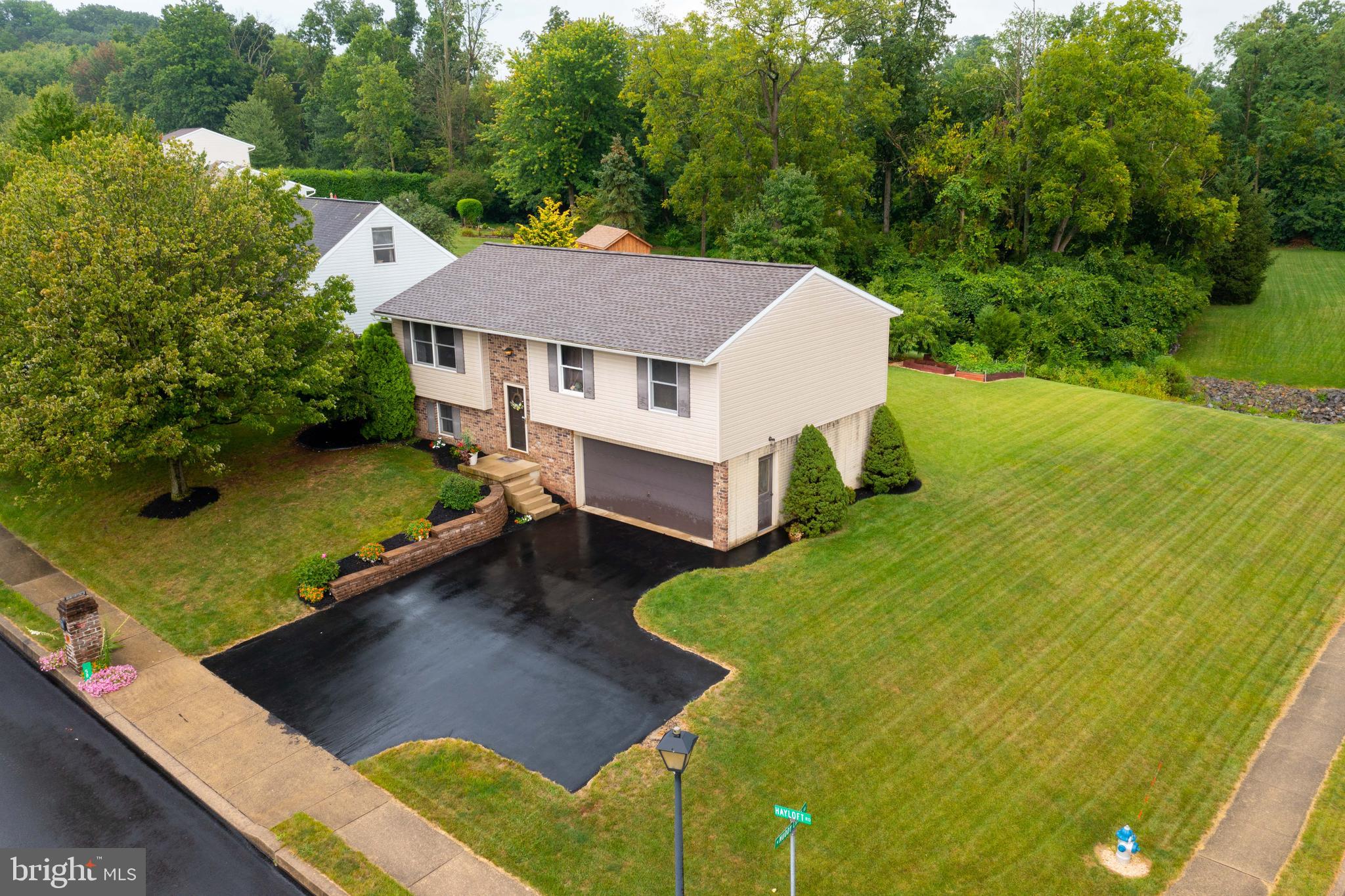 58 Hayloft Road Denver, PA 17517 - Photo 2 of 50 Gallery Image 2