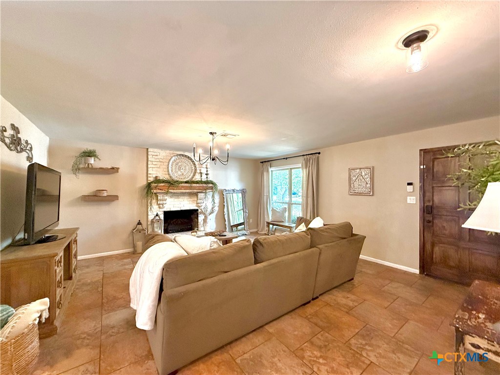 109 Perth Road Victoria, TX 77904 - Photo 8 of 45 Gallery Image 8