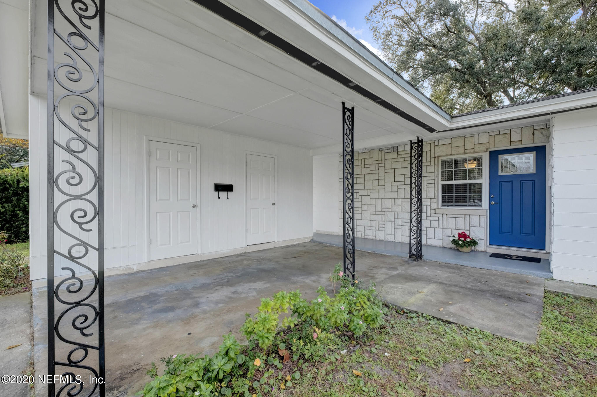7220 Old Kings Road South Jacksonville, FL 32217 - Photo 1 of 27 Lovely curb appeal w/ pop of blue!