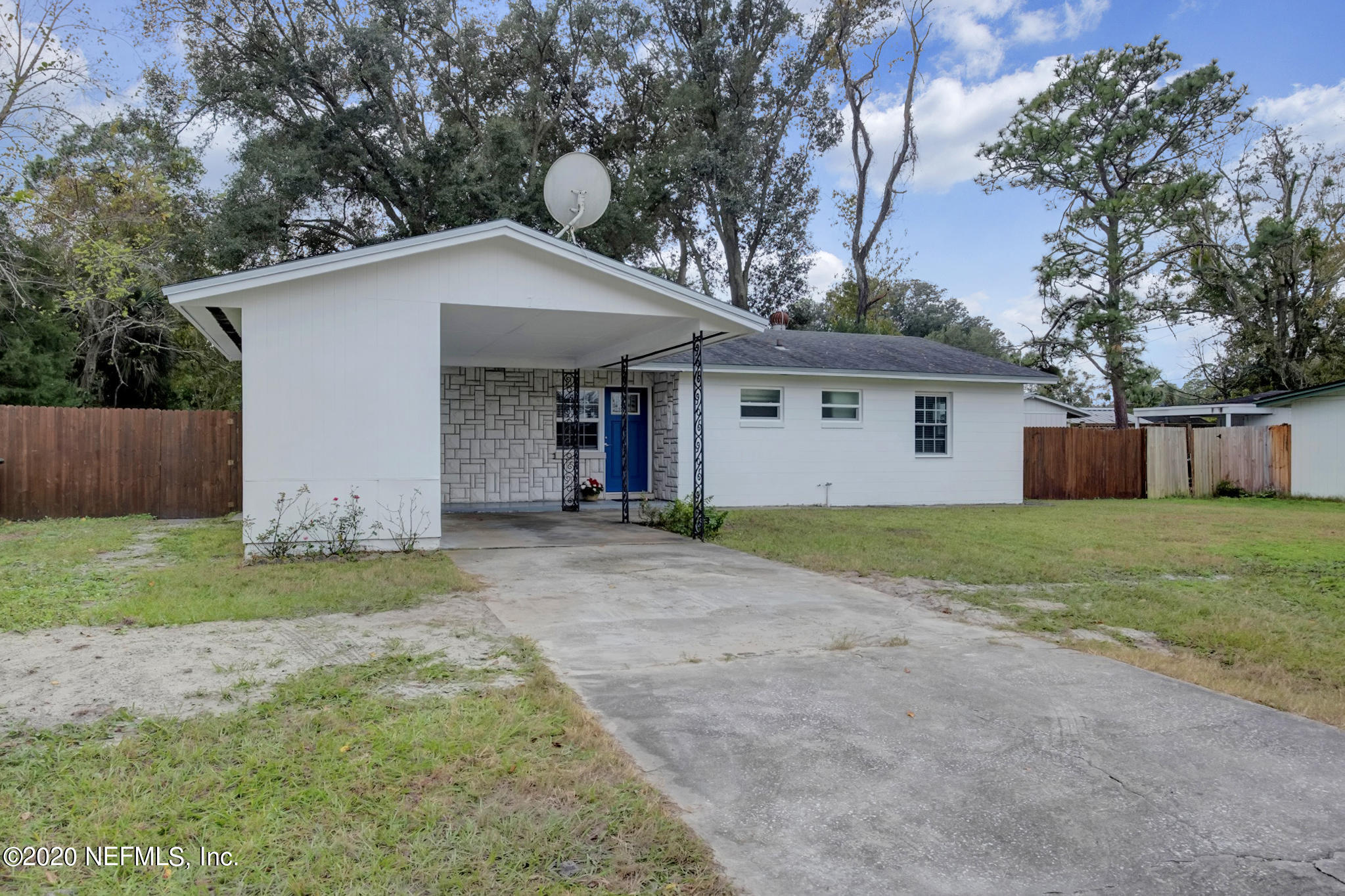 7220 Old Kings Road South Jacksonville, FL 32217 - Photo 4 of 27 Driveway long enough for 3 cars