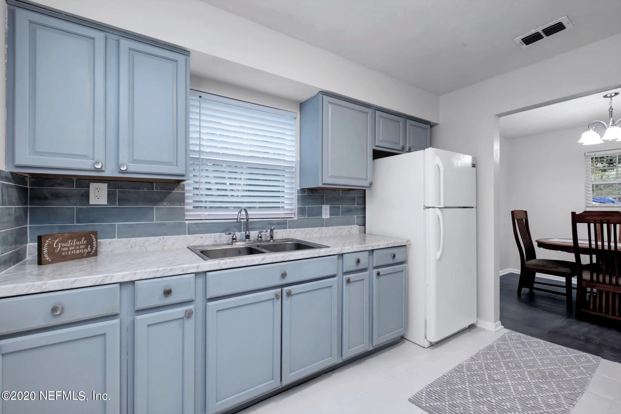 7220 Old Kings Road South Jacksonville, FL 32217 - Photo 10 of 27 Beautiful Kitchen & Backsplash