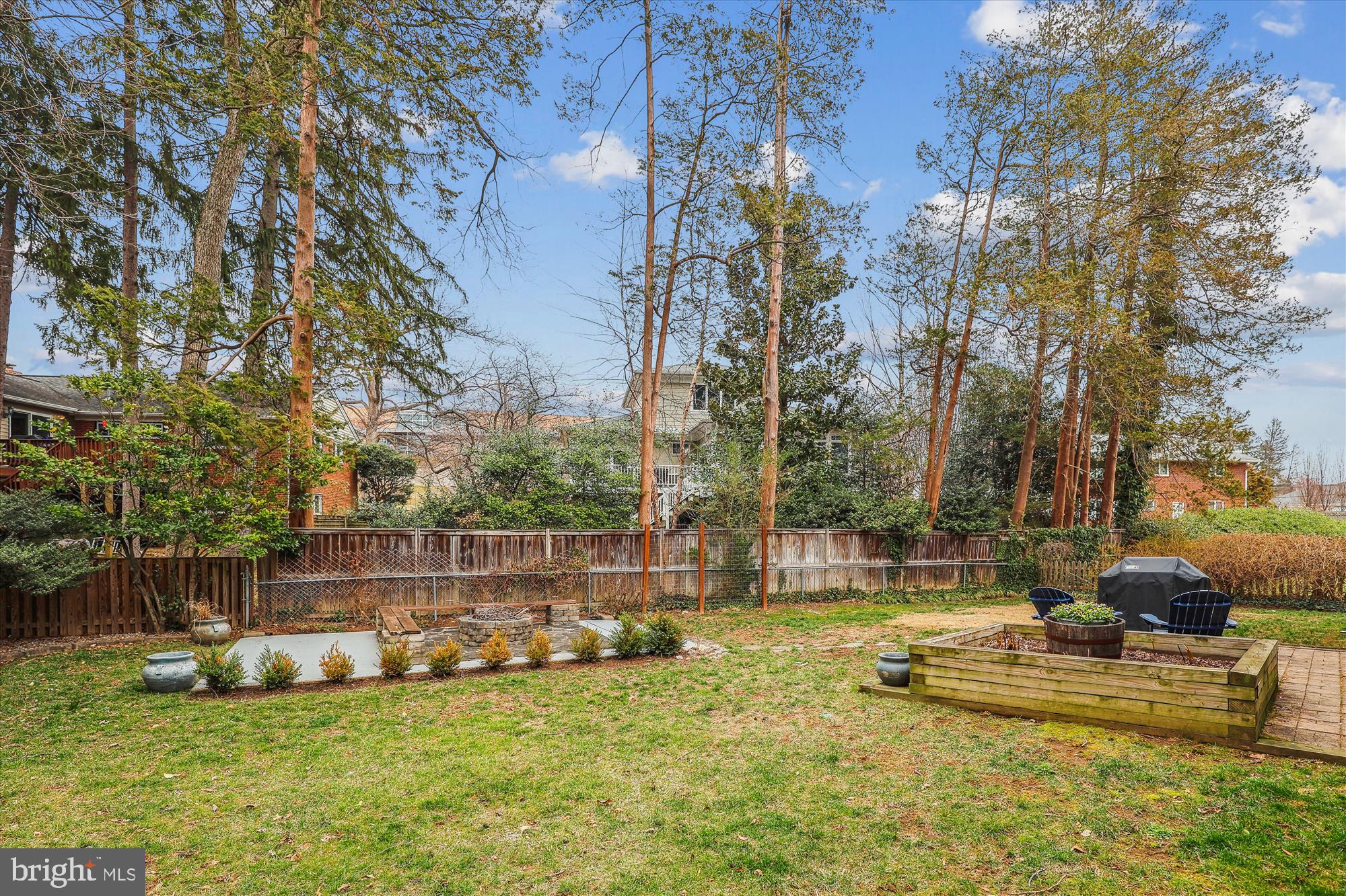 5413 Williamsburg Boulevard Arlington, VA 22207 - Photo 30 of 34 a view of yard with swimming pool
