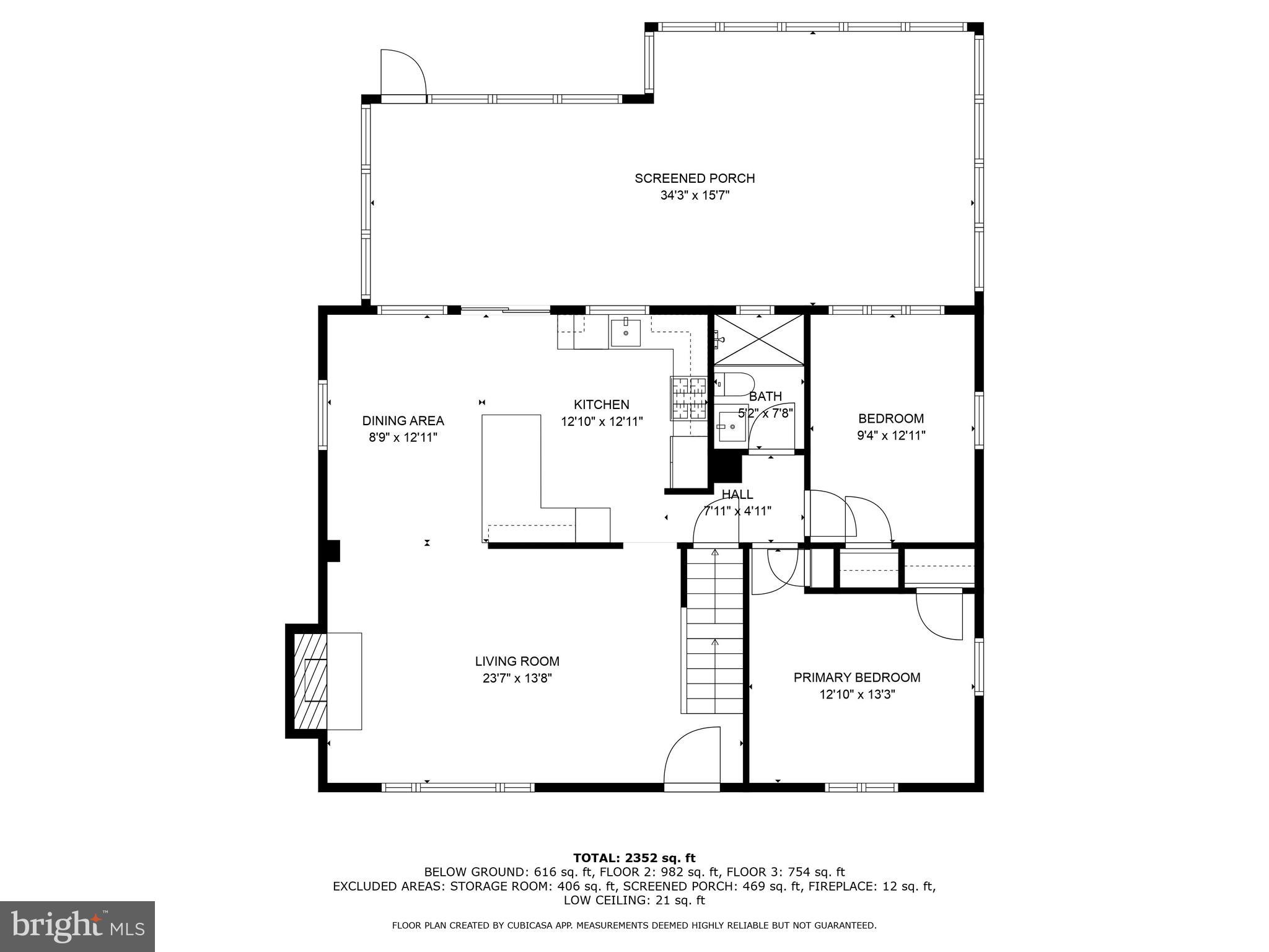 5413 Williamsburg Boulevard Arlington, VA 22207 - Photo 31 of 34 a picture of a bench in front of a wall