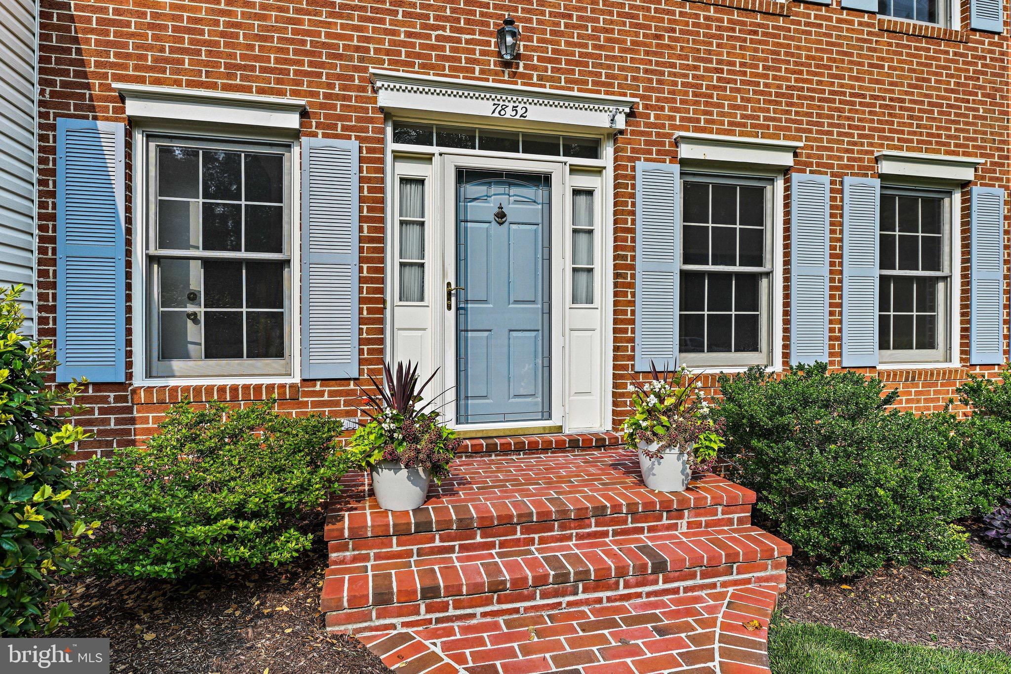 7852 Roundabout Way Springfield, VA 22153 - Photo 5 of 59 Lovely Curb Appeal