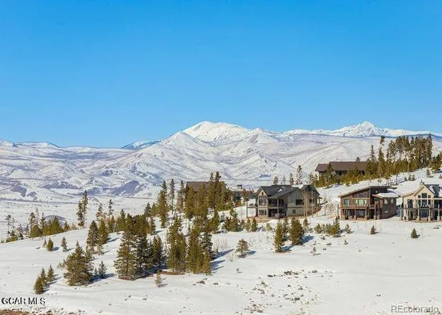 a view of a outdoor space