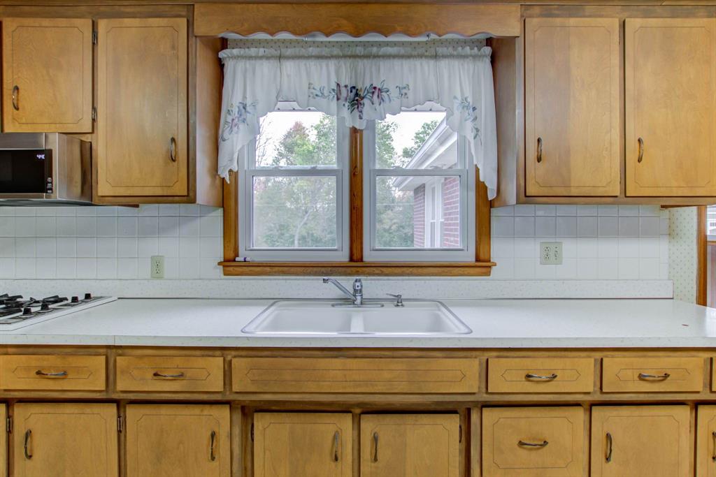 660 North Pendleton Avenue Pendleton, IN 46064 - Photo 8 of 30 Gallery Image 8