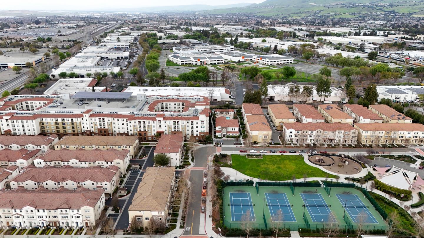 1365 Merry Loop Milpitas, CA 95035 - Photo 37 of 47