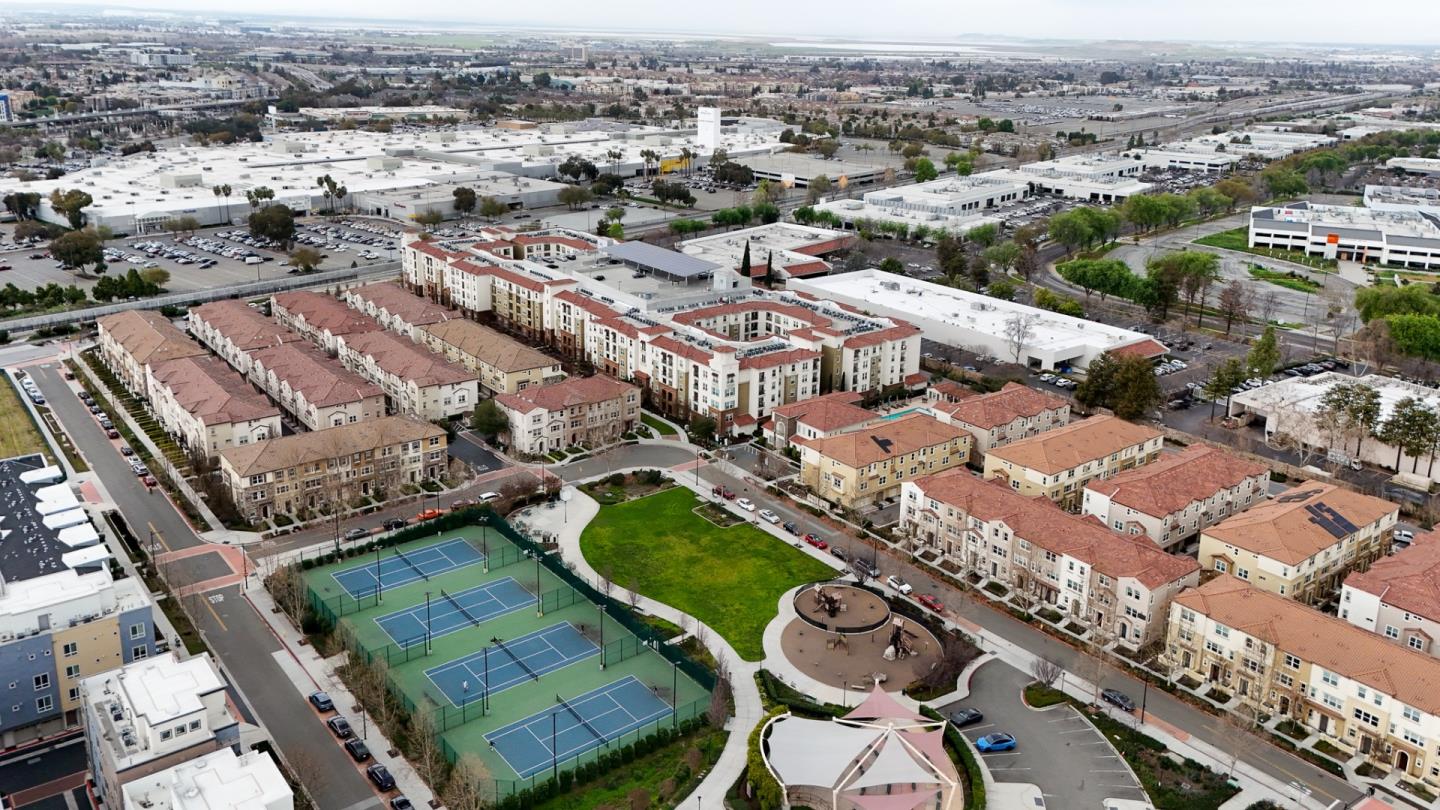 1365 Merry Loop Milpitas, CA 95035 - Photo 38 of 47