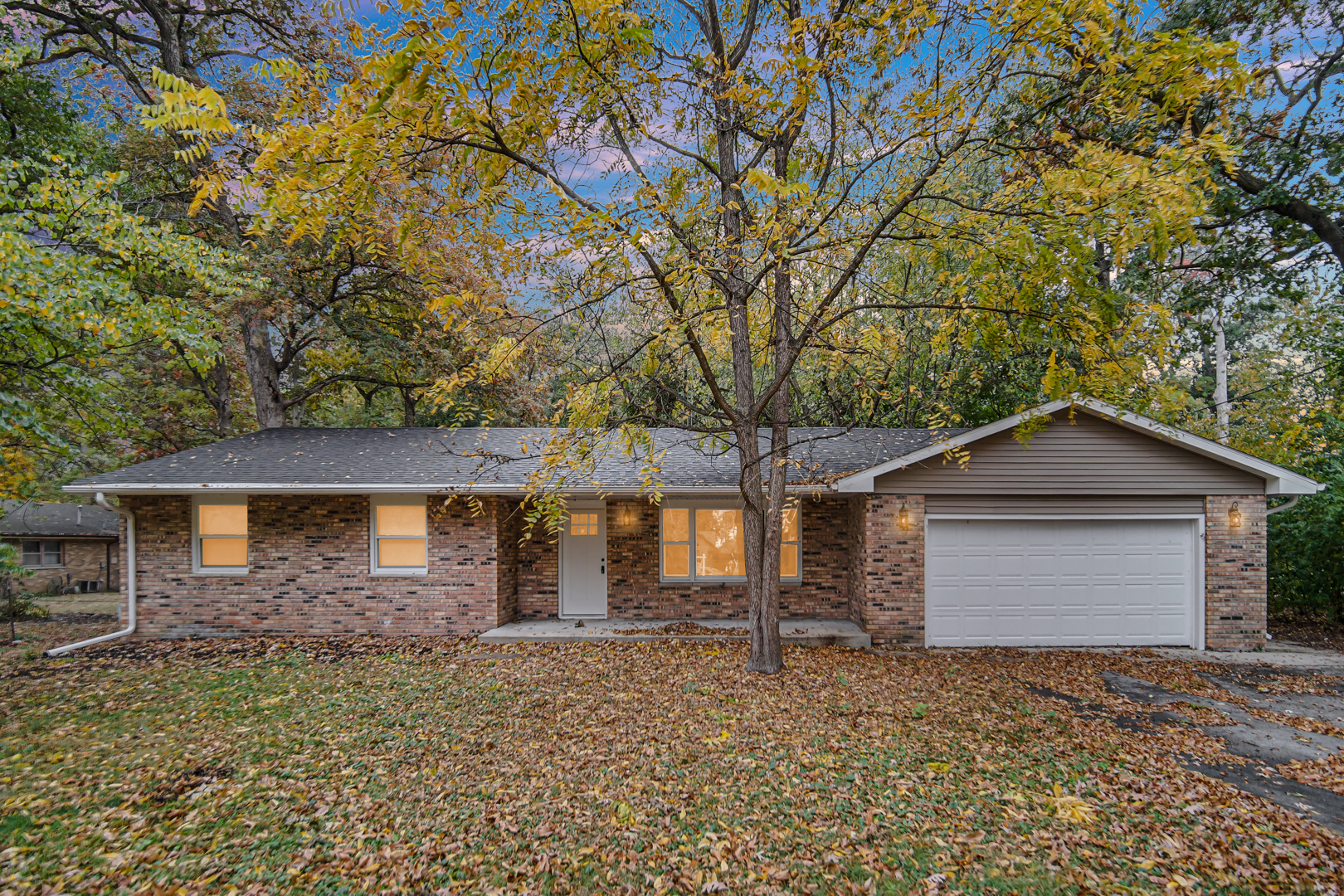 6226 East 250S Road St. Anne, IL 60964 - Photo 1 of 22 front view of a house with a dry yard