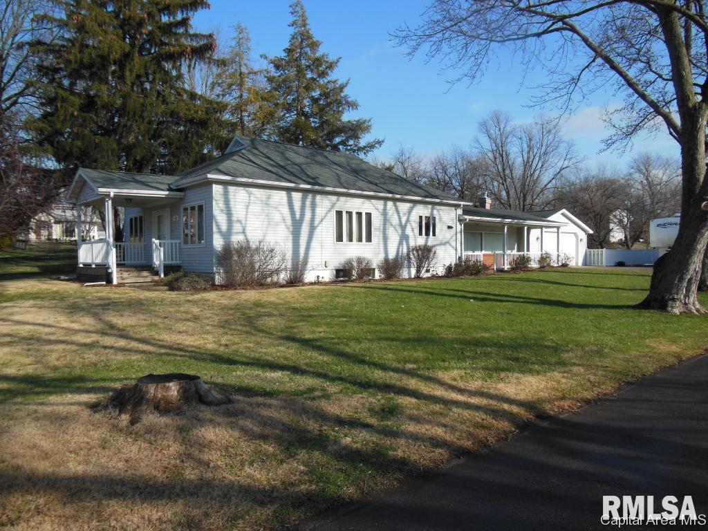402 South Main Street Athens, IL 62613 - Photo 1 of 11 Gallery Image 1
