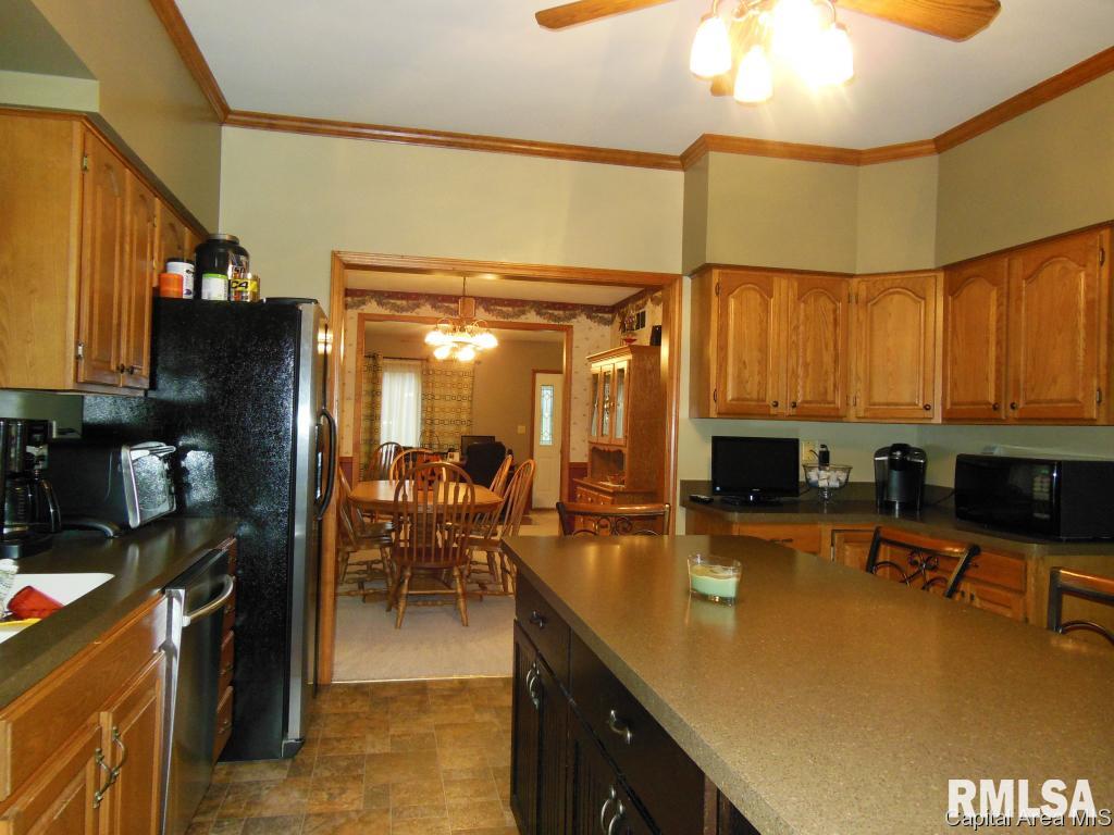 402 South Main Street Athens, IL 62613 - Photo 9 of 11 Gallery Image 9