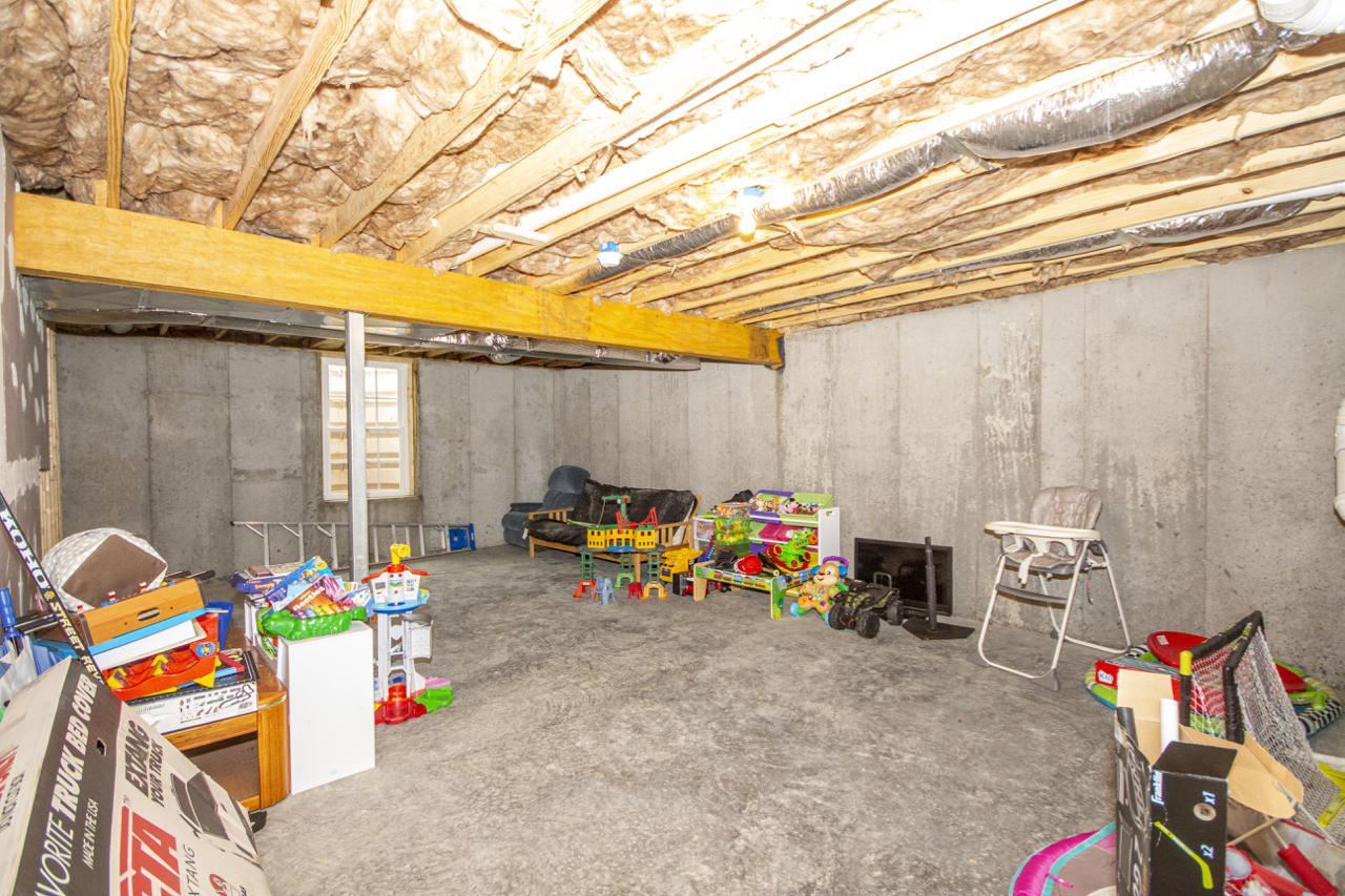 506 Cambridge Ct Road Vinton, VA 24179 - Photo 29 of 29 Cambridge - 33
