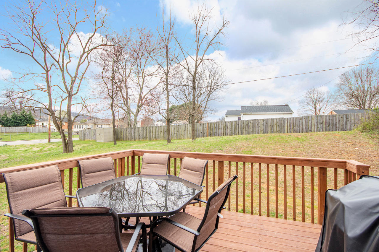 506 Cambridge Ct Road Vinton, VA 24179 - Photo 6 of 29 Cambridge - 10