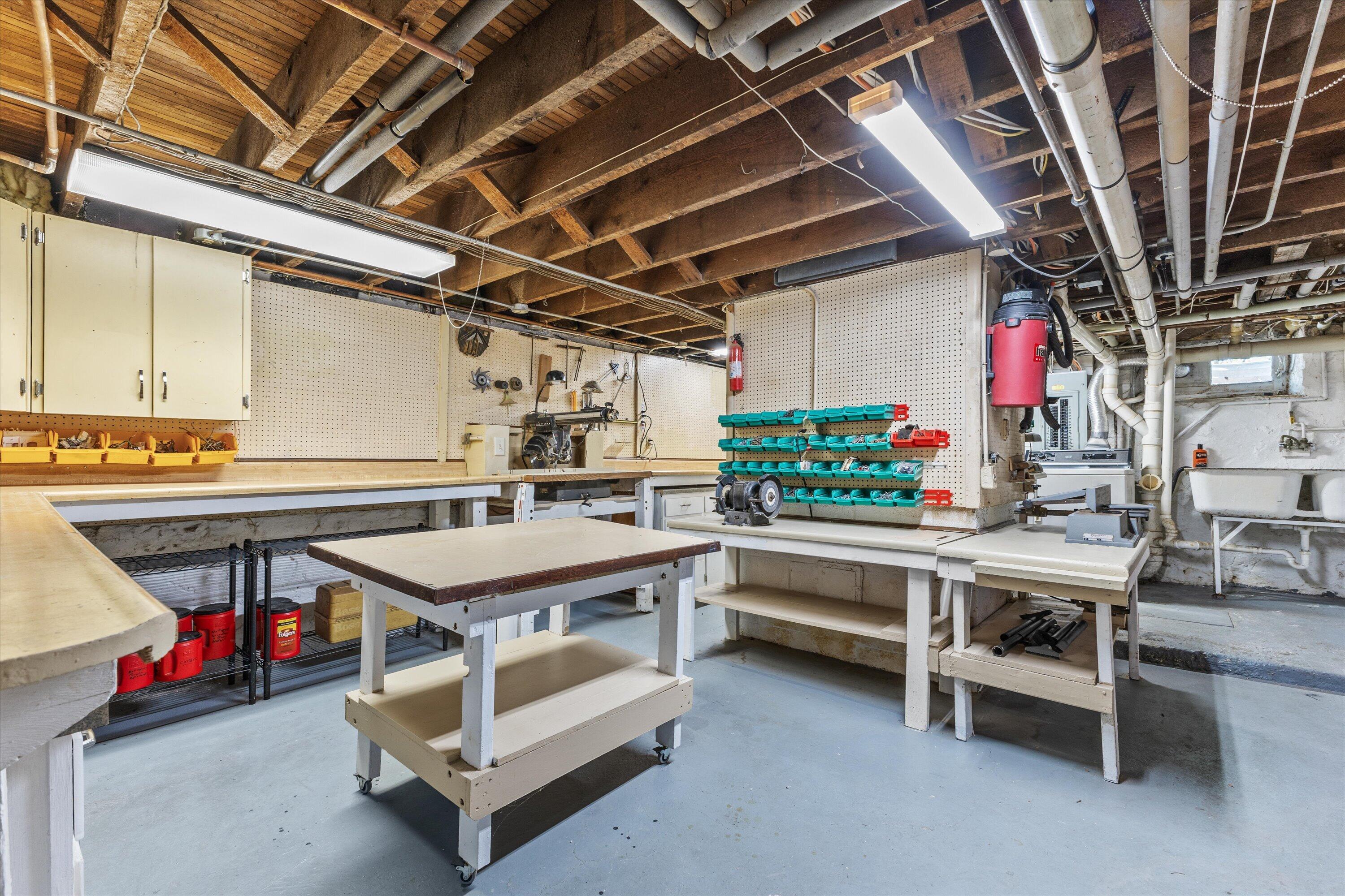 N72 W13449 Good Hope Road Menomonee Falls, WI 53051 - Photo 42 of 65 Craftsman's workshop