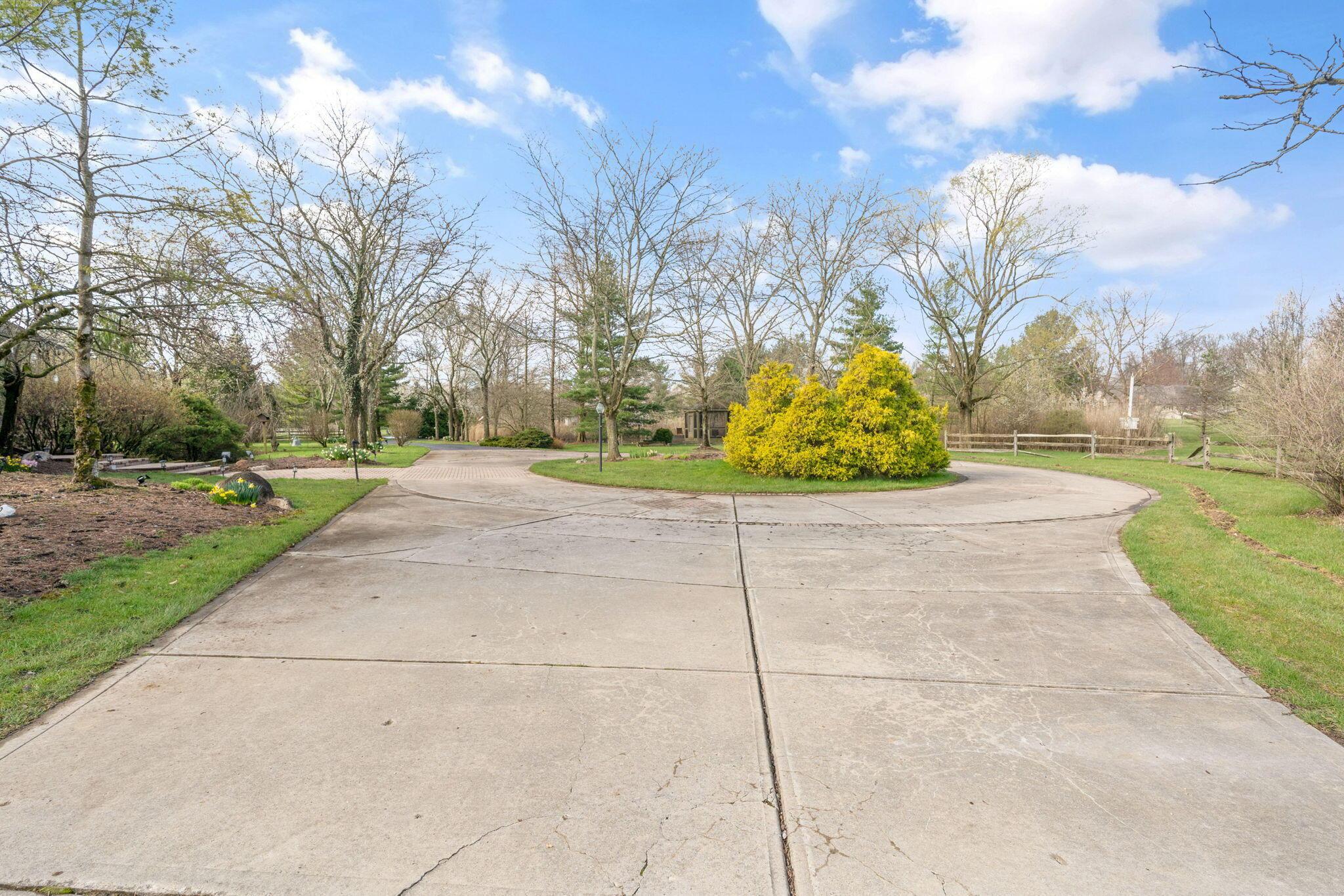 3450 Mann Road Blacklick, OH 43004 - Photo 100 of 134 Circular Driveway